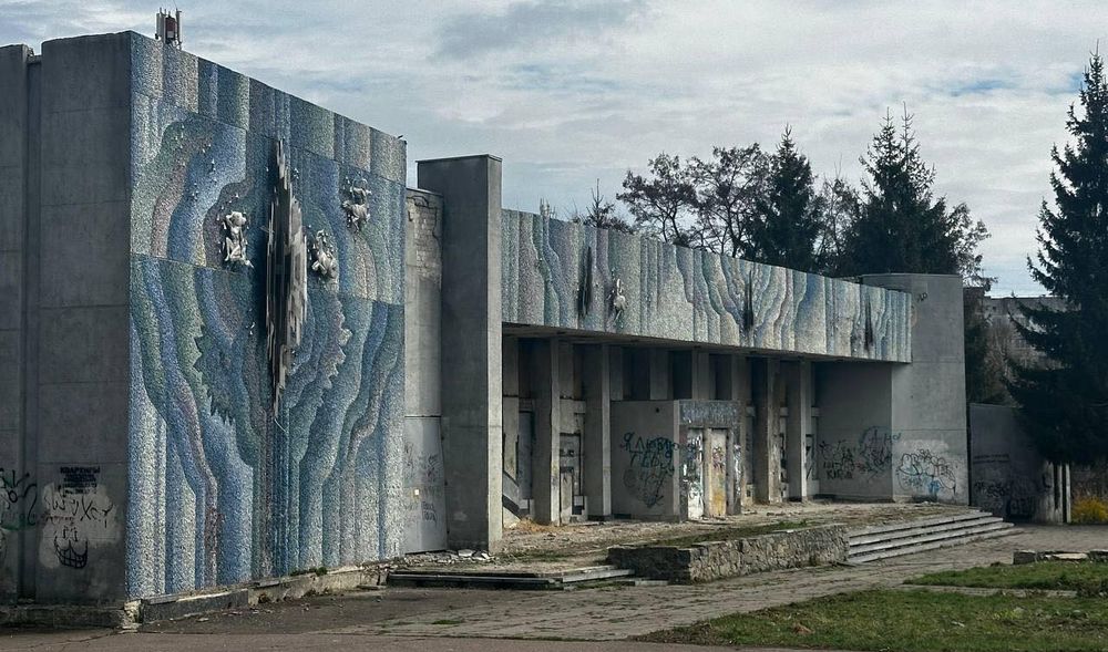 Що зведуть на місці кінотеатру “Космос” у Житомирі