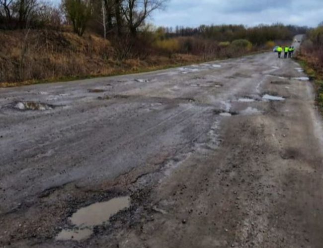 На Житомирщині знову шукають підрядника: за 330 млн грн відремонтують ділянку траси Н-03