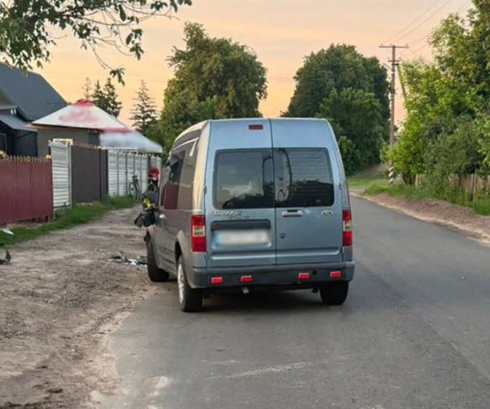 На Житомирщині п’яний водій Ford врізався у мотоцикл