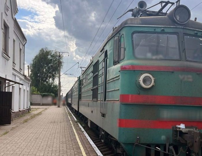 На Житомирщині 83-річний чоловік загинув під колесами вантажного потяга
